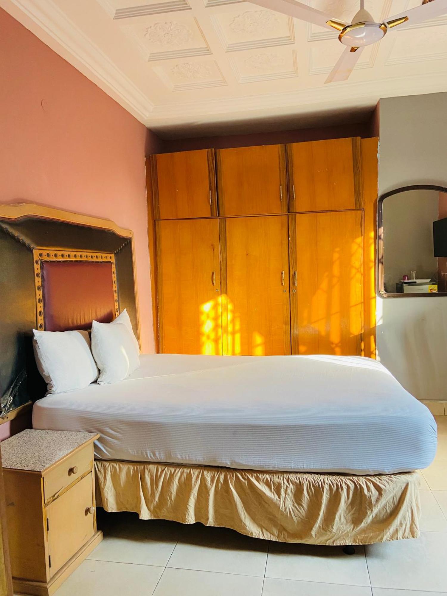 Heaven Gate Hotel Accra Kültér fotó